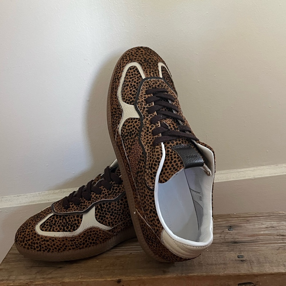 Alohas calf hair sneaker